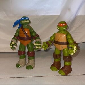 2012 Viacom Playmates Teenage Mutant Ninja Turtles Action Figure Set Of 2
